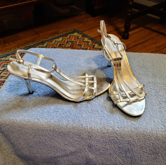 Sandals - Picture 1 of 1